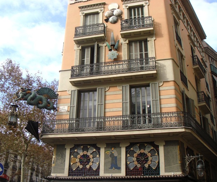 (*)edificio casa abanicos y paraguas