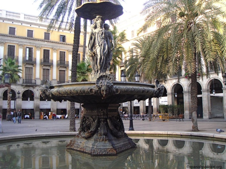 fuente pza real primer plano