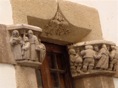 Capiteles de columnas en edificios antiguos