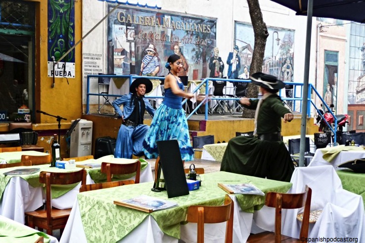 gauchos bailan para turismo