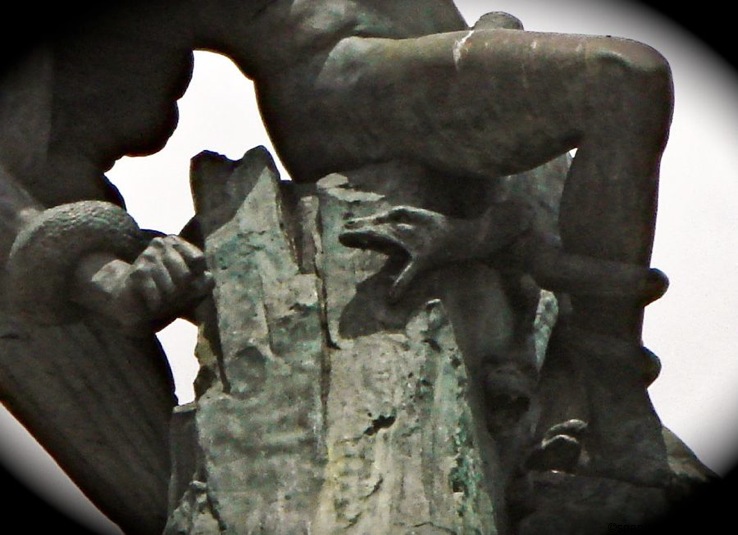 ángel caído serpiente