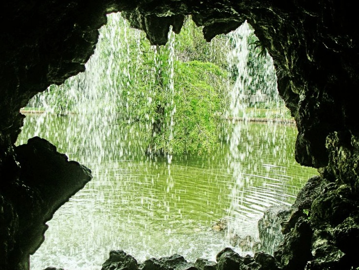 cascada : cuea