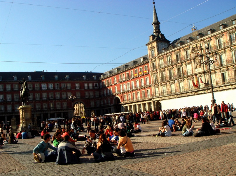 grupos de jóvenes en la p