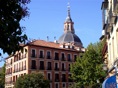 edificio, buhardillas y torreón