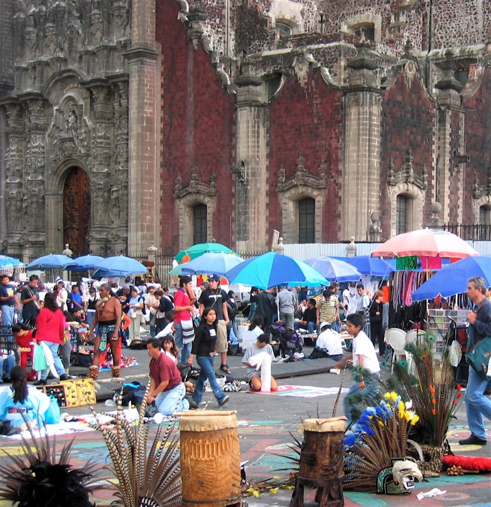 Tenderetes junto a la Iglesia