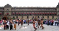 Danzas indígenas ante el Ayuntamiento